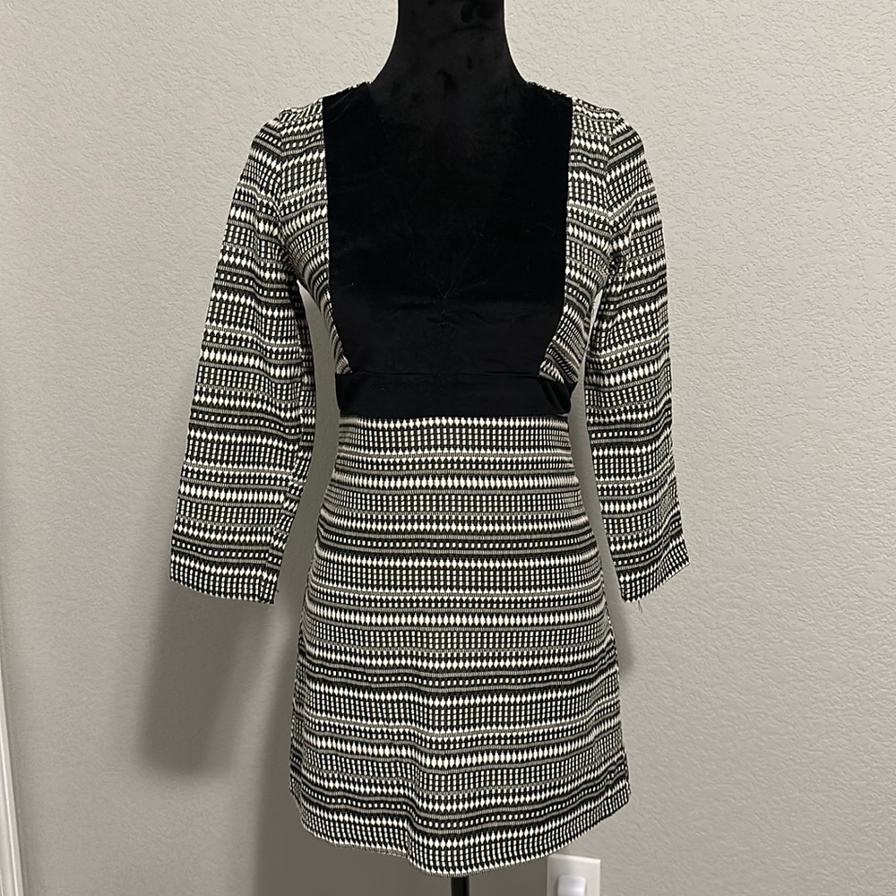 Zara Trafaluc Black & Cream Jacquard Mini Dress – Size S